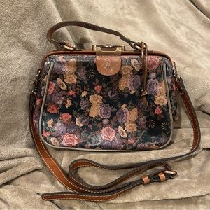 Patricia Nash Denim Fields Floral Gracchi & Coin